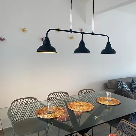 Modern House With Private Pool Holiday home *