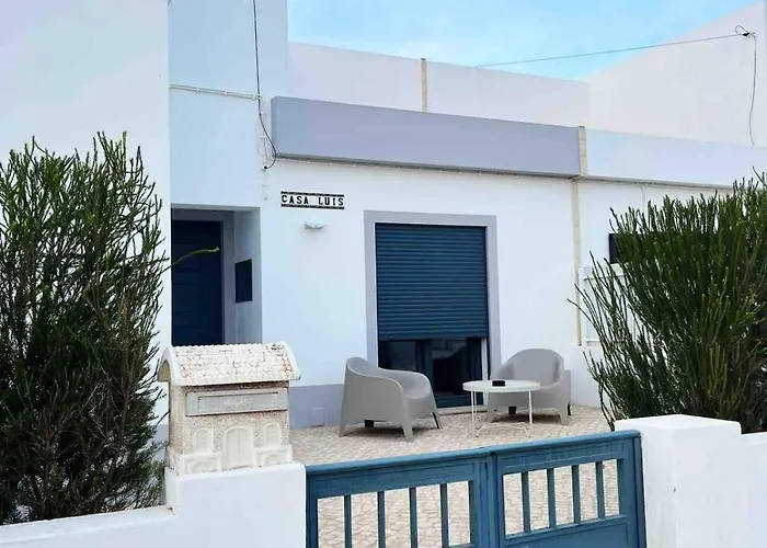 Сasa de vacaciones Modern House With Private Pool *